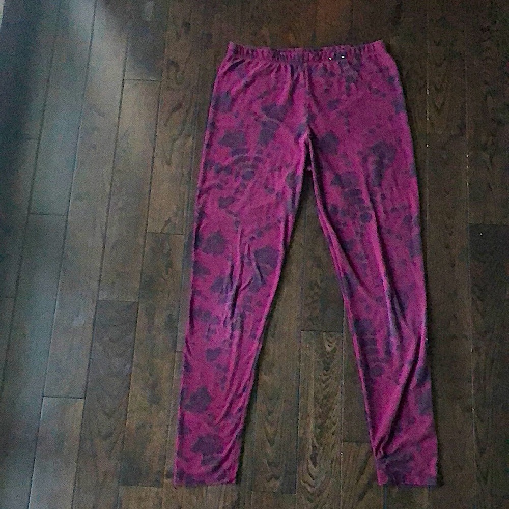 Flirtitude active pink and black leggings